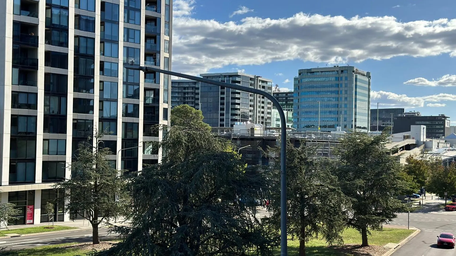 Modern Quiet Two Bedroom Apt In Canberra City 0*,